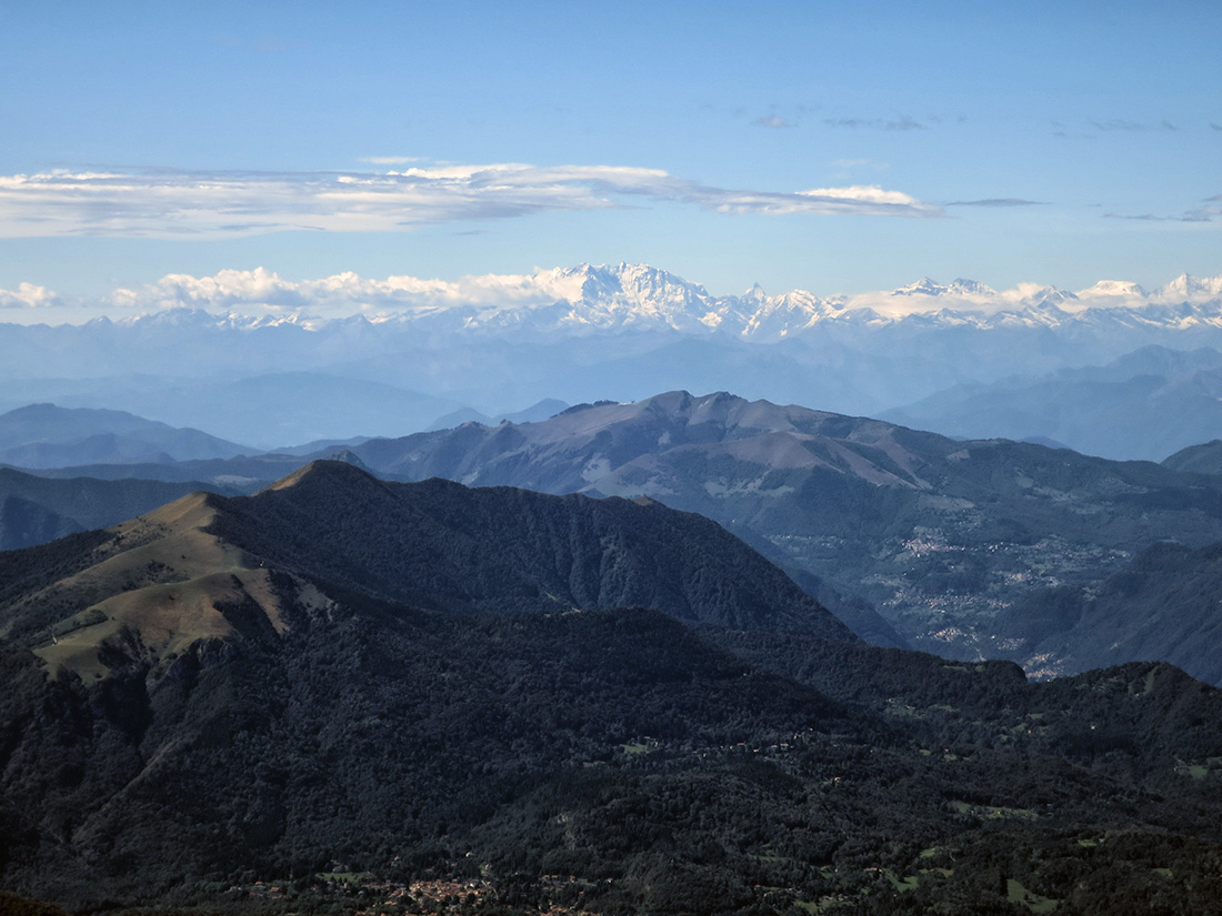 grigne048.jpg - Der Monte Rosa. Rechts daneben schaut das unverwechselbare Matterhorn raus.