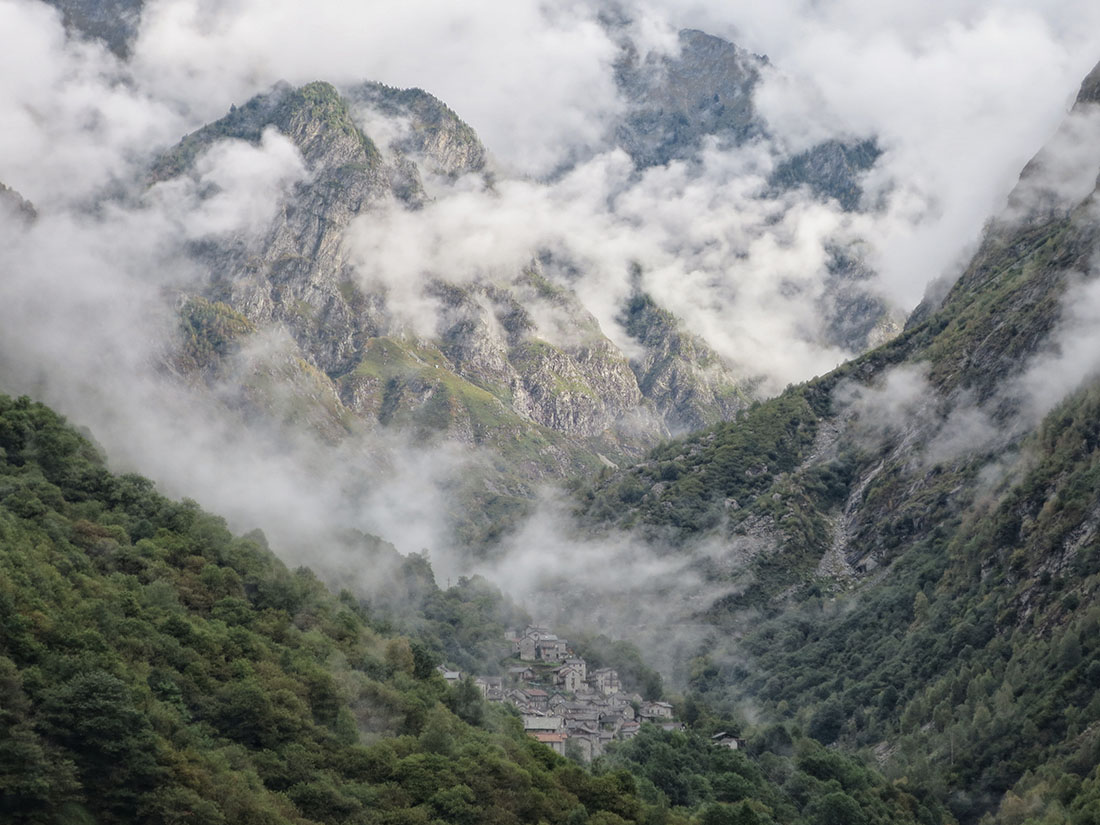 tracc026.jpg - Das Dorf Codera.                               