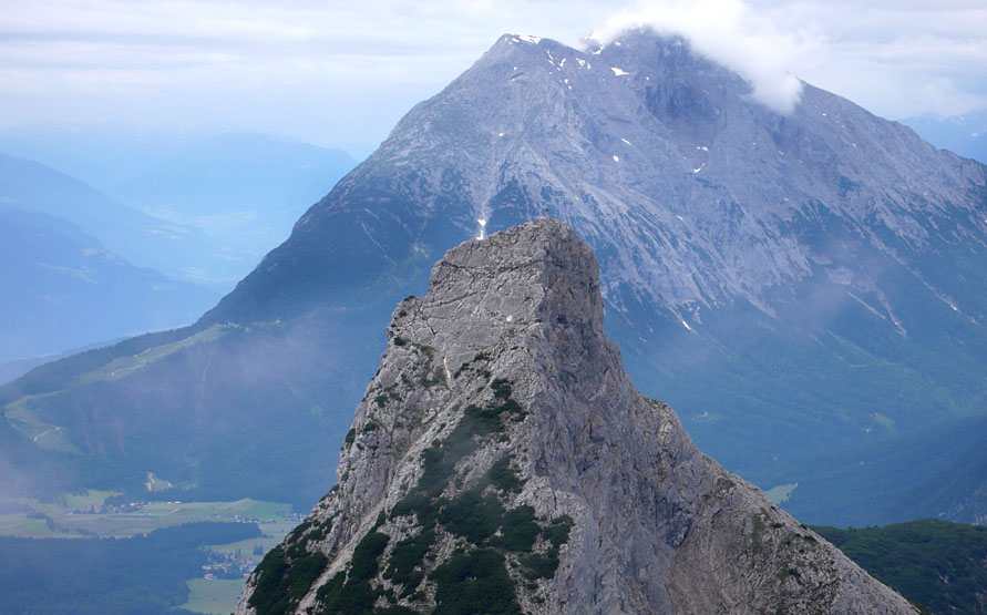 arnspitz06.jpg - Die Arnplattenspitze vor der Hohen Munde