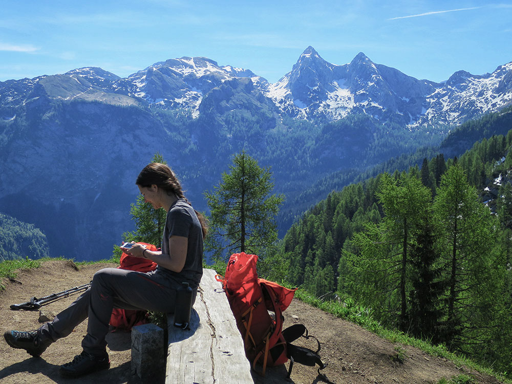 kärlinger050.jpg - Der prächtige Aussichtsposten am Halsköpfl. Hinten das große und kleine Teufelshorn.