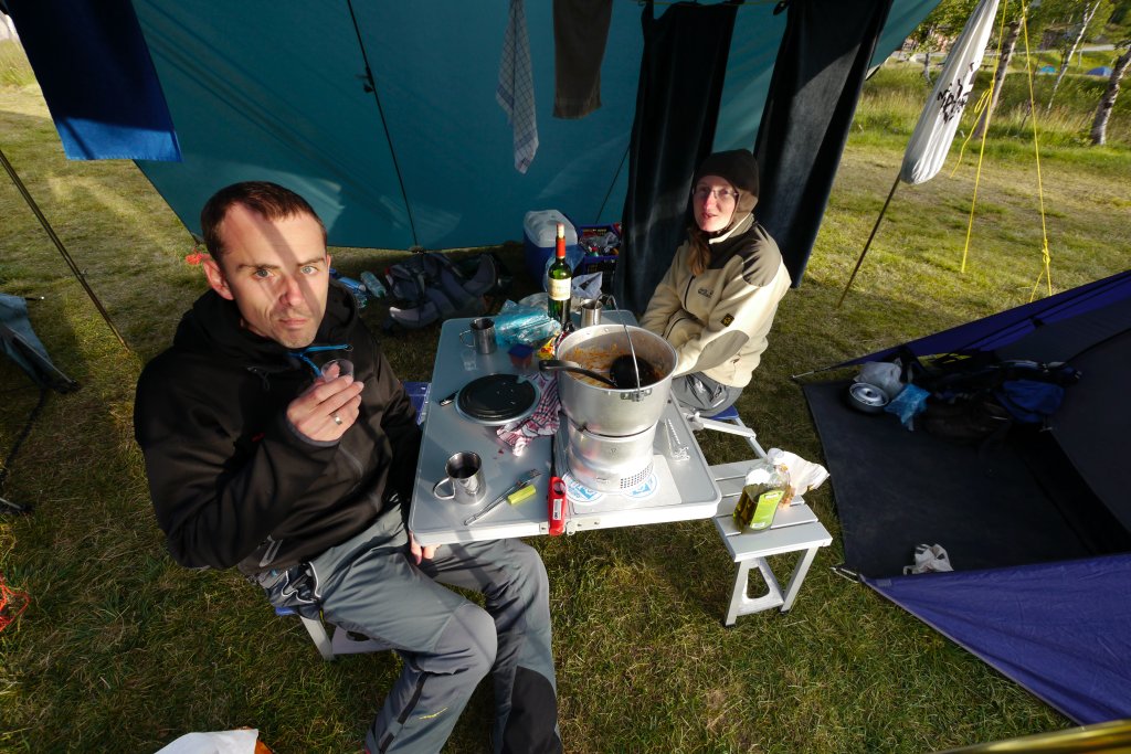 norw_0198.jpg - Uns hat es dann auch gereicht mit der abendlichen Friererei und so wurde der Jotunheimen früher als geplant verlassen.