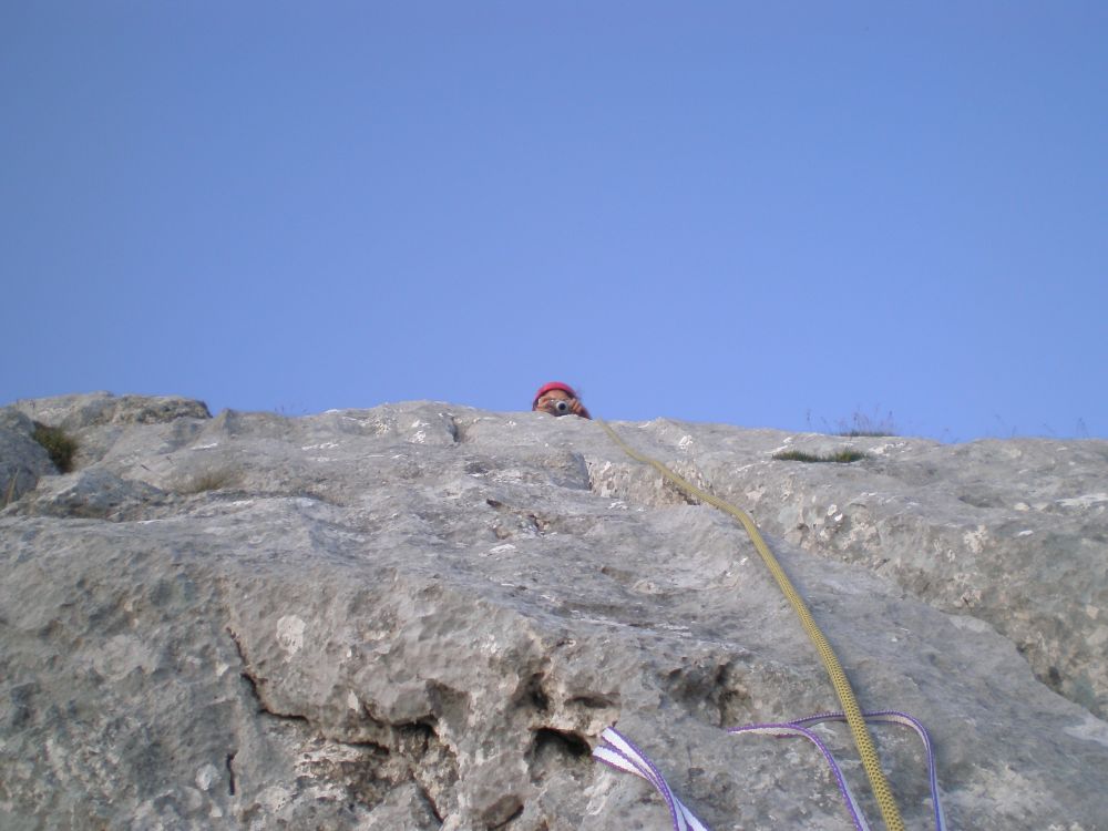 toerlwand_135.JPG - Ich sitz auf dem Gipfelgrat. Fotoduell!