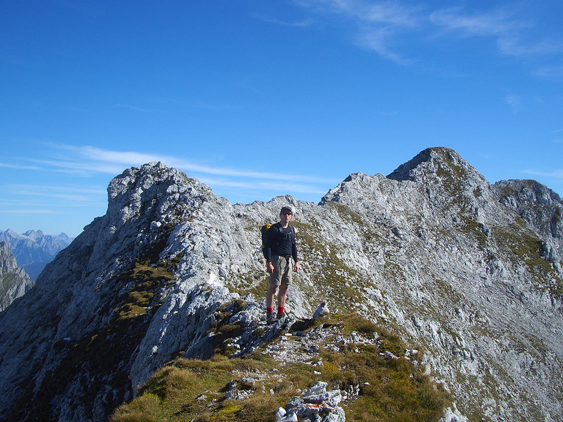 treffauer062.jpg - Der sich doch ziemlich lang ziehende Grat zum Treffauer Gipfel.