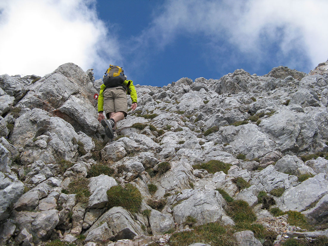 breithorn134.JPG - Weiter geht's mit steilem, aber gutmütigem Schrofen-Scramble.